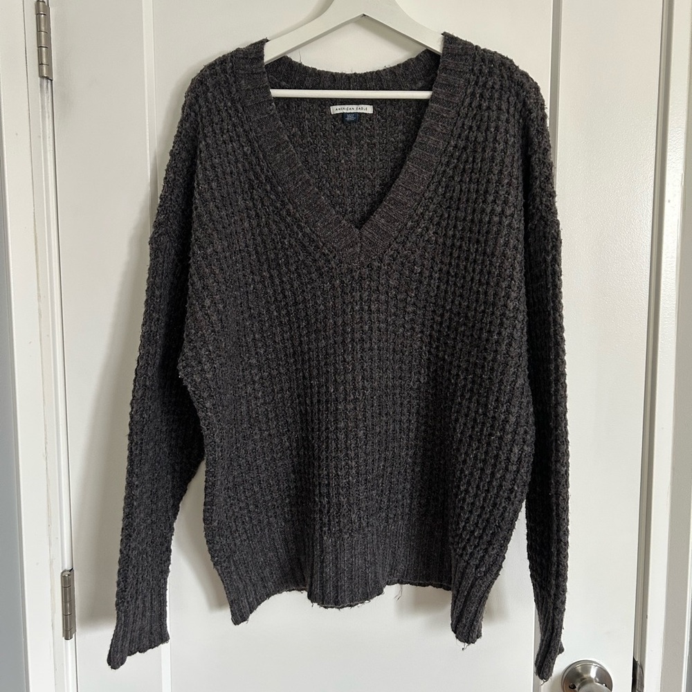 American Eagle Chunky V-Neck Sweater